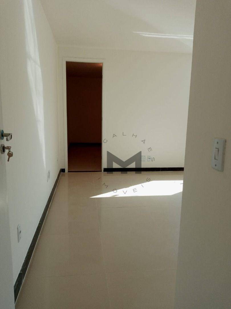 Casa à venda com 5 quartos, 290m² - Foto 18