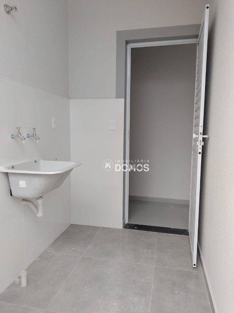 Casa à venda com 2 quartos, 80m² - Foto 12