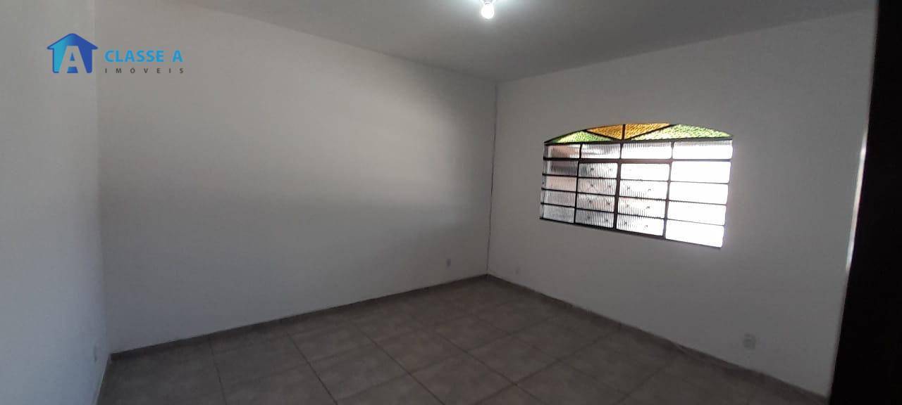 Casa à venda com 3 quartos, 256m² - Foto 14