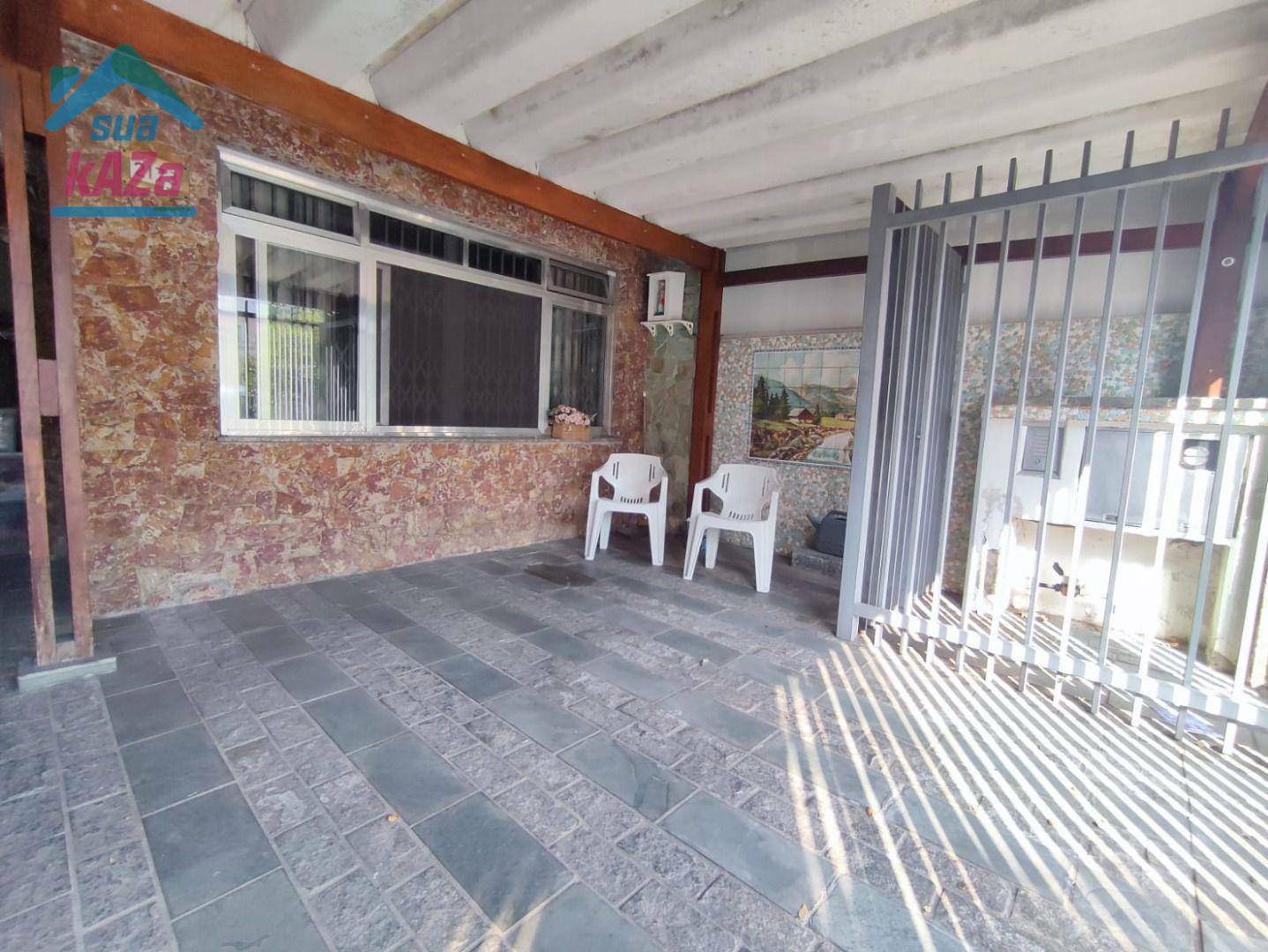 Casa à venda com 4 quartos, 250m² - Foto 2