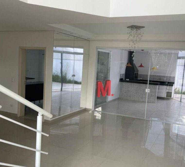 Casa de Condomínio para alugar com 3 quartos, 210m² - Foto 4