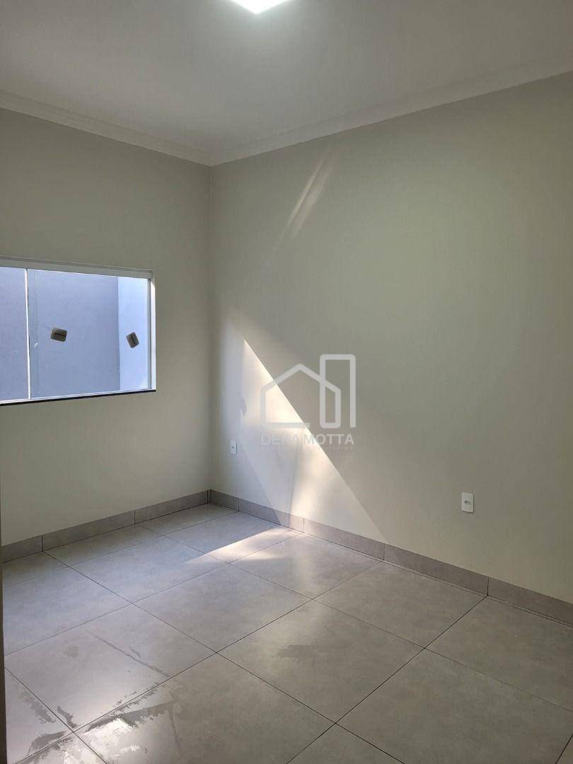 Casa à venda com 2 quartos, 70m² - Foto 4