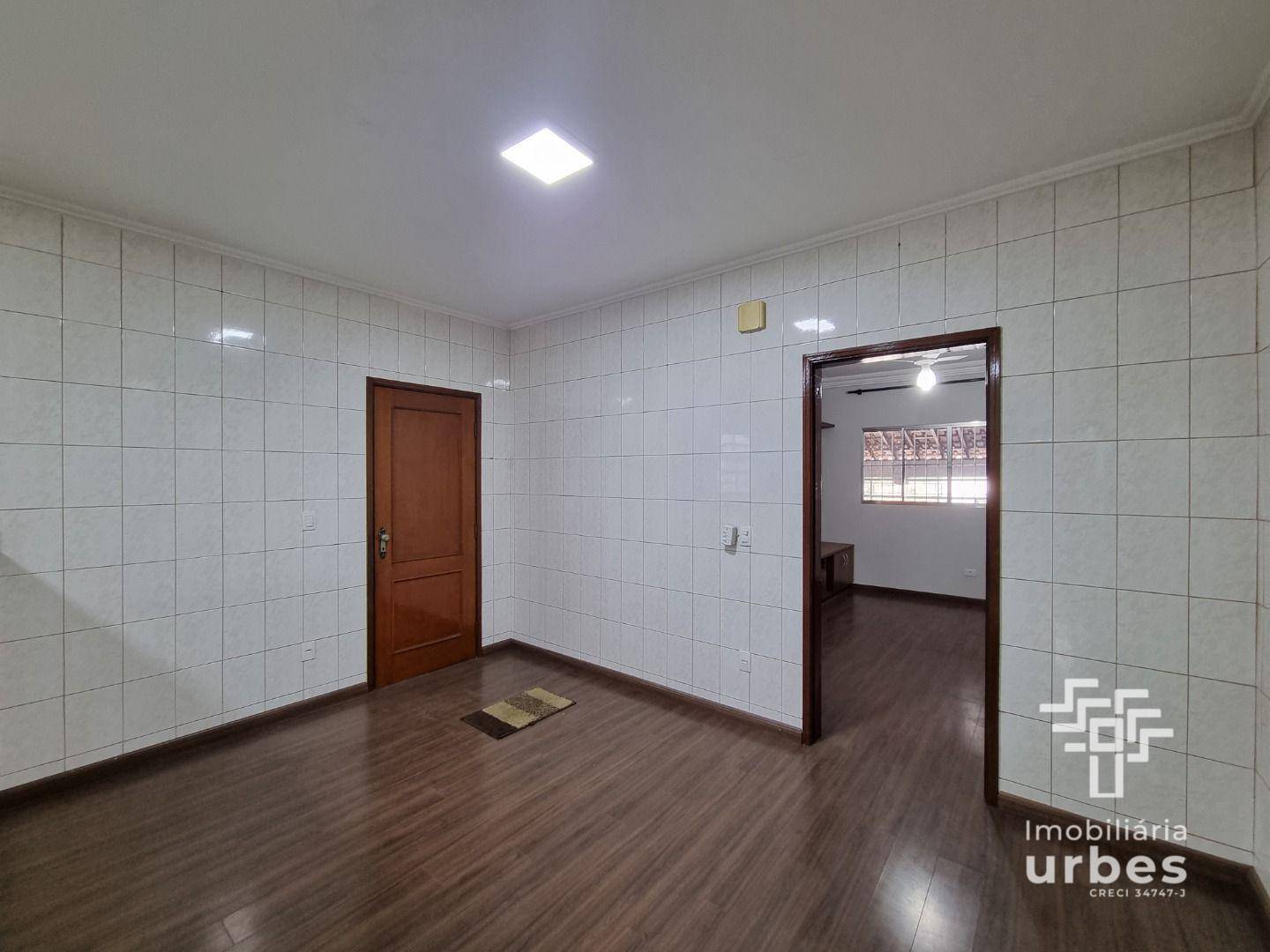 Casa à venda com 3 quartos, 210m² - Foto 5