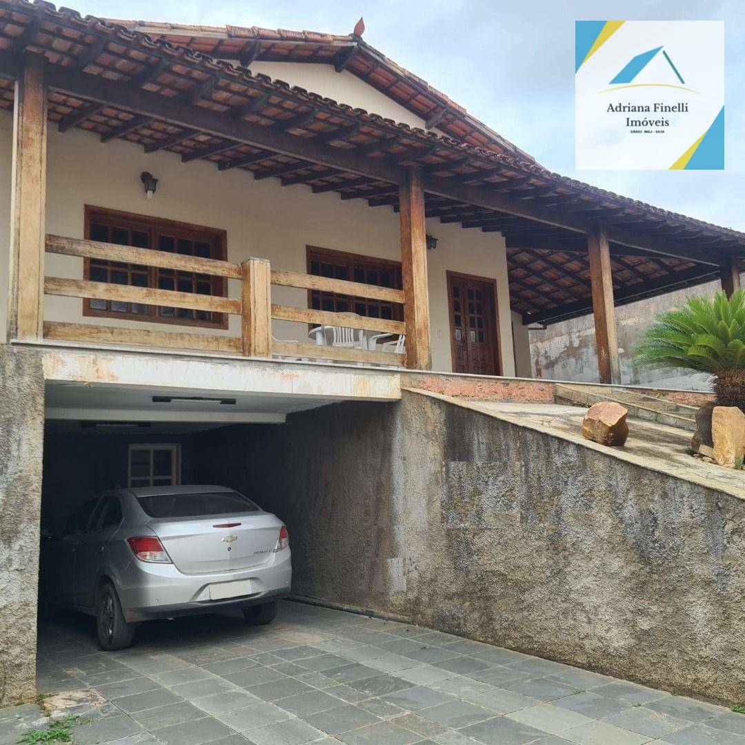 Casa à venda com 4 quartos, 350m² - Foto 1