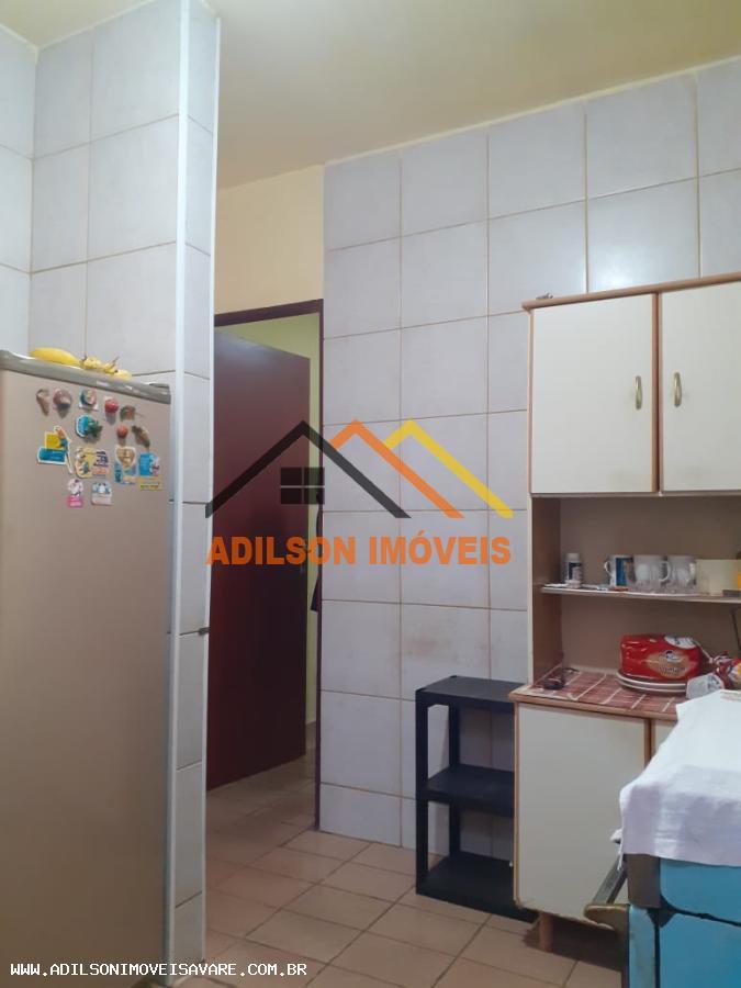 Casa à venda com 2 quartos, 200m² - Foto 2