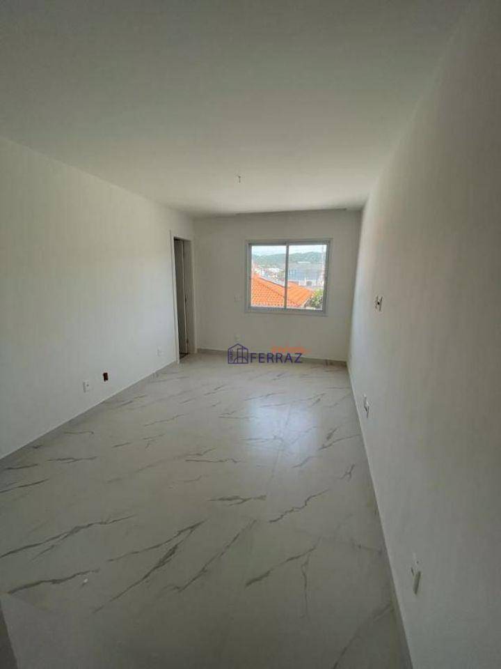 Casa à venda com 4 quartos, 180m² - Foto 13