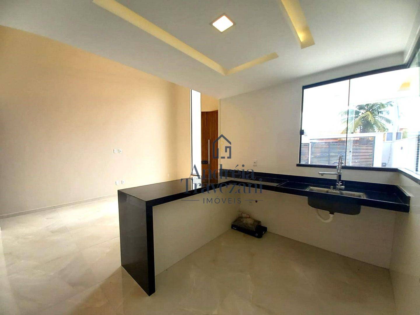 Casa à venda com 3 quartos, 110m² - Foto 5