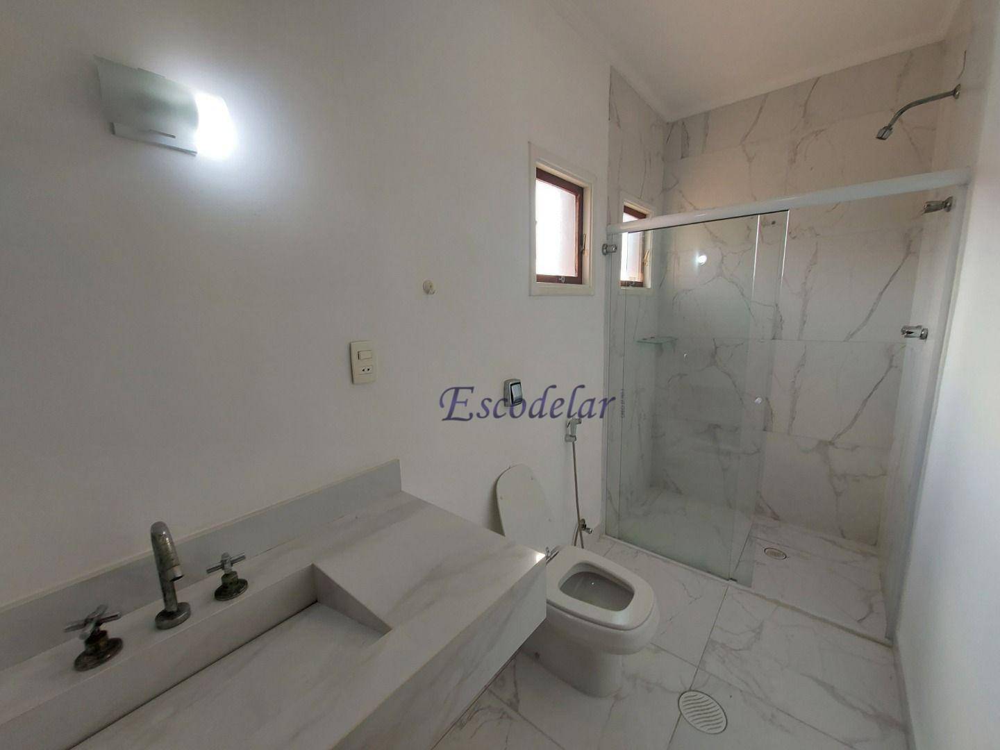 Casa de Condomínio para alugar com 4 quartos, 383m² - Foto 65