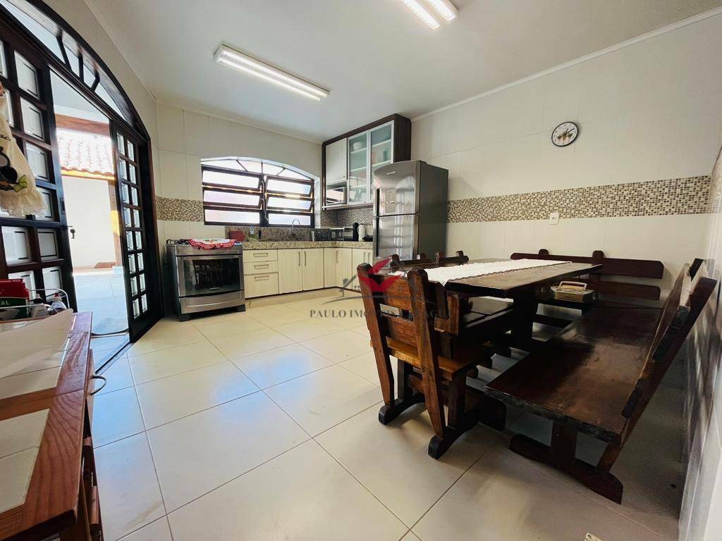 Casa de Condomínio à venda com 5 quartos, 256m² - Foto 9