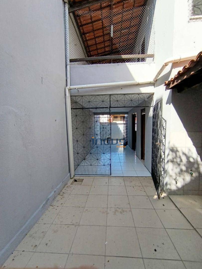 Casa à venda com 3 quartos, 156m² - Foto 8