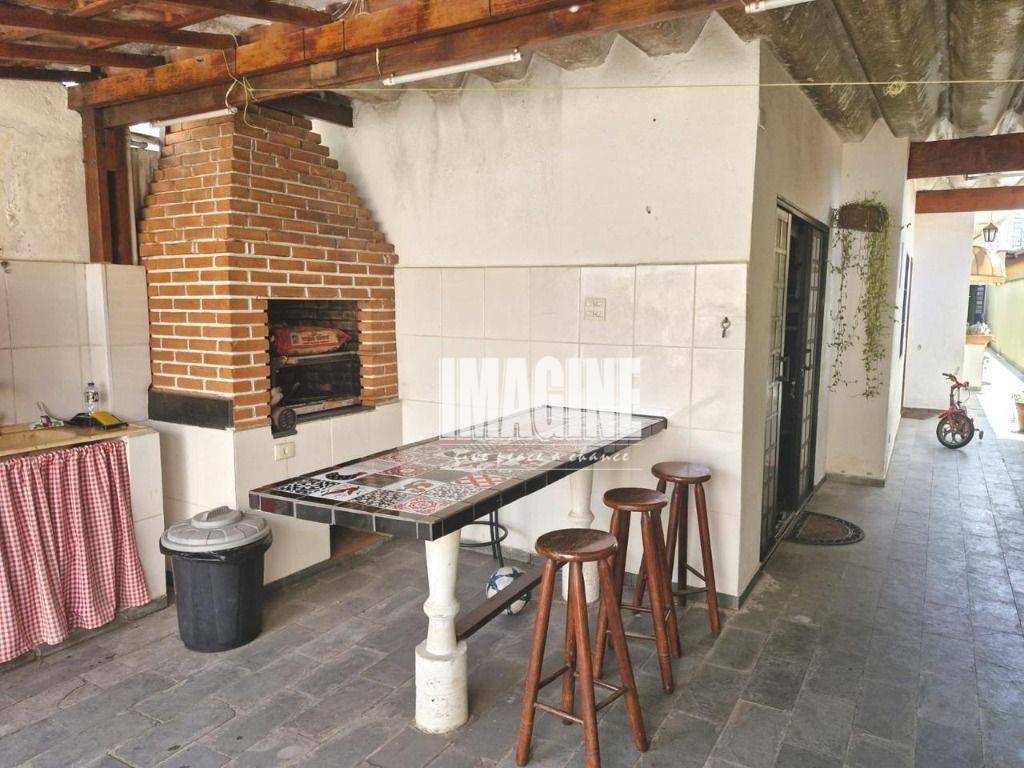 Casa à venda com 3 quartos, 232m² - Foto 6