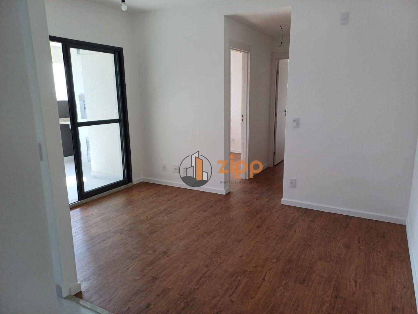 Apartamento à venda com 2 quartos, 63m² - Foto 2