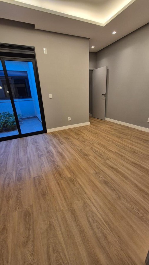 Casa à venda com 3 quartos, 185m² - Foto 2