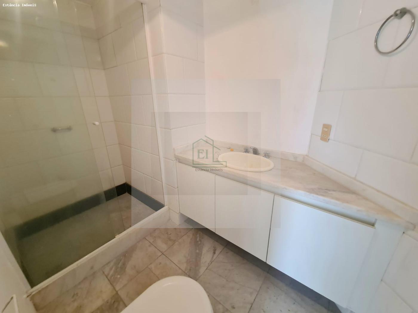 Apartamento à venda com 1 quarto, 50m² - Foto 2