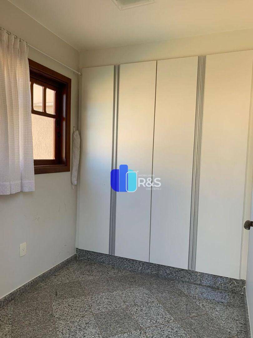 Casa de Condomínio para alugar com 3 quartos, 256m² - Foto 19