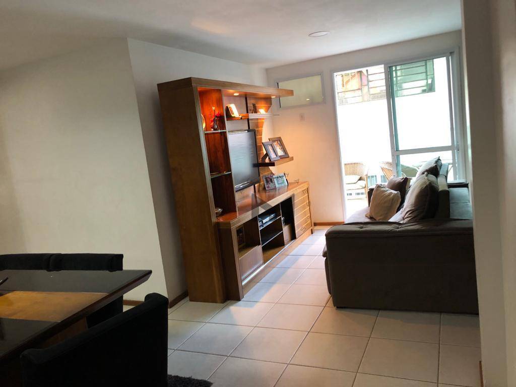 Apartamento à venda com 2 quartos, 87m² - Foto 4