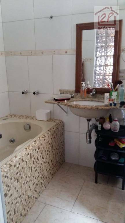 Casa à venda com 3 quartos, 200m² - Foto 22