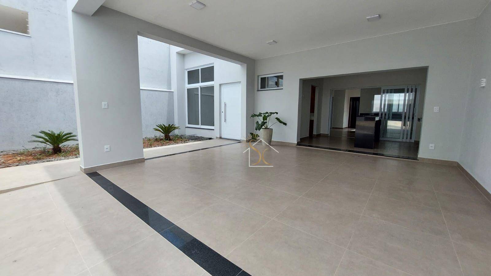 Casa à venda com 3 quartos, 180m² - Foto 1