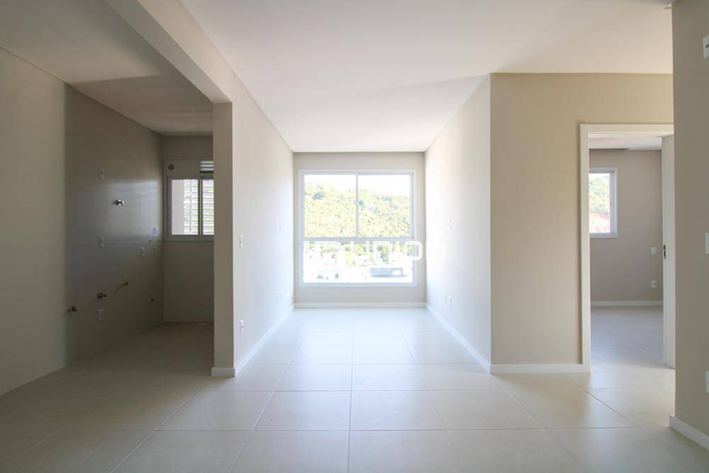 Apartamento à venda com 2 quartos, 74m² - Foto 4