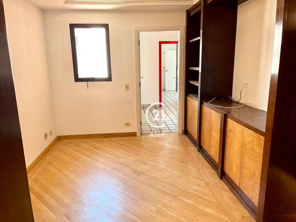 Apartamento à venda com 3 quartos, 240m² - Foto 6