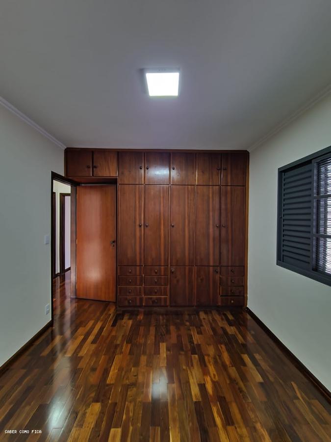 Casa à venda com 3 quartos, 400m² - Foto 17