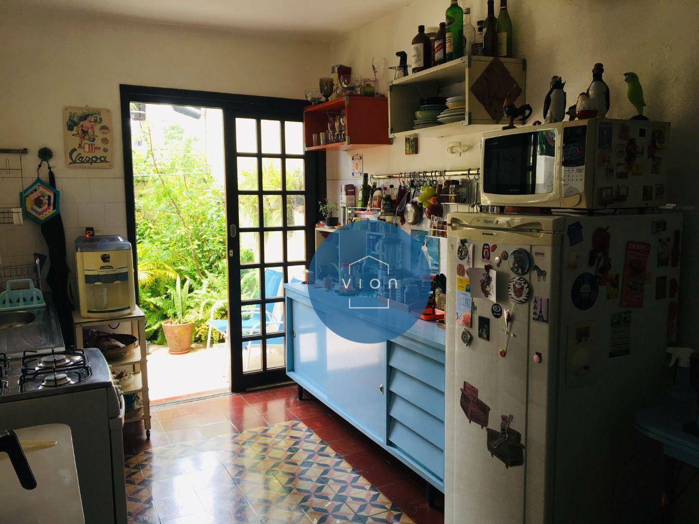 Casa à venda com 1 quarto, 70m² - Foto 2