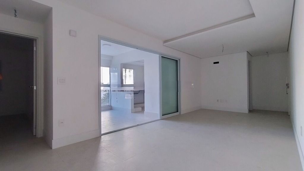 Apartamento à venda com 2 quartos, 86m² - Foto 1