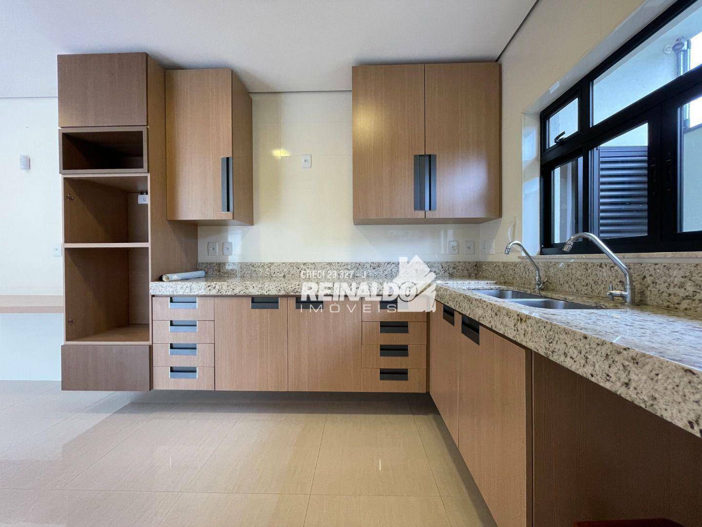 Casa à venda com 4 quartos, 241m² - Foto 11