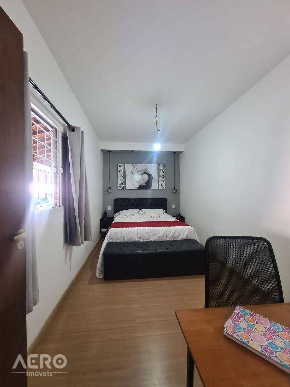 Casa à venda com 3 quartos, 129m² - Foto 12