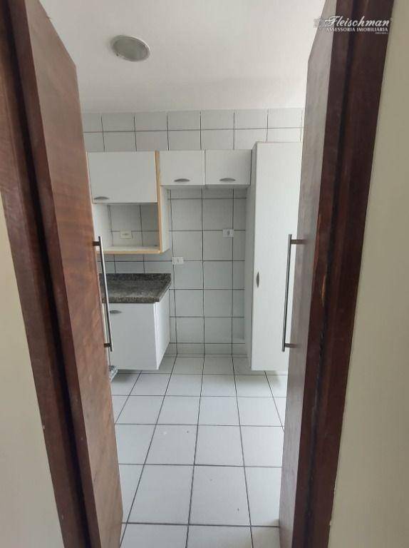 Apartamento para alugar com 2 quartos, 75m² - Foto 14