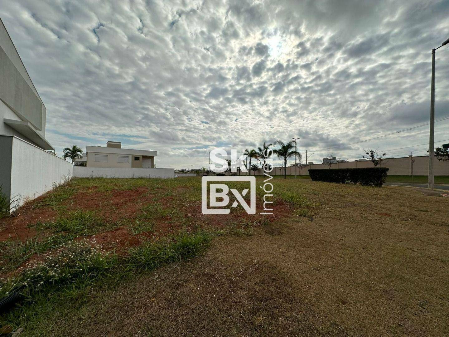 Loteamento e Condomínio, 703 m² - Foto 2