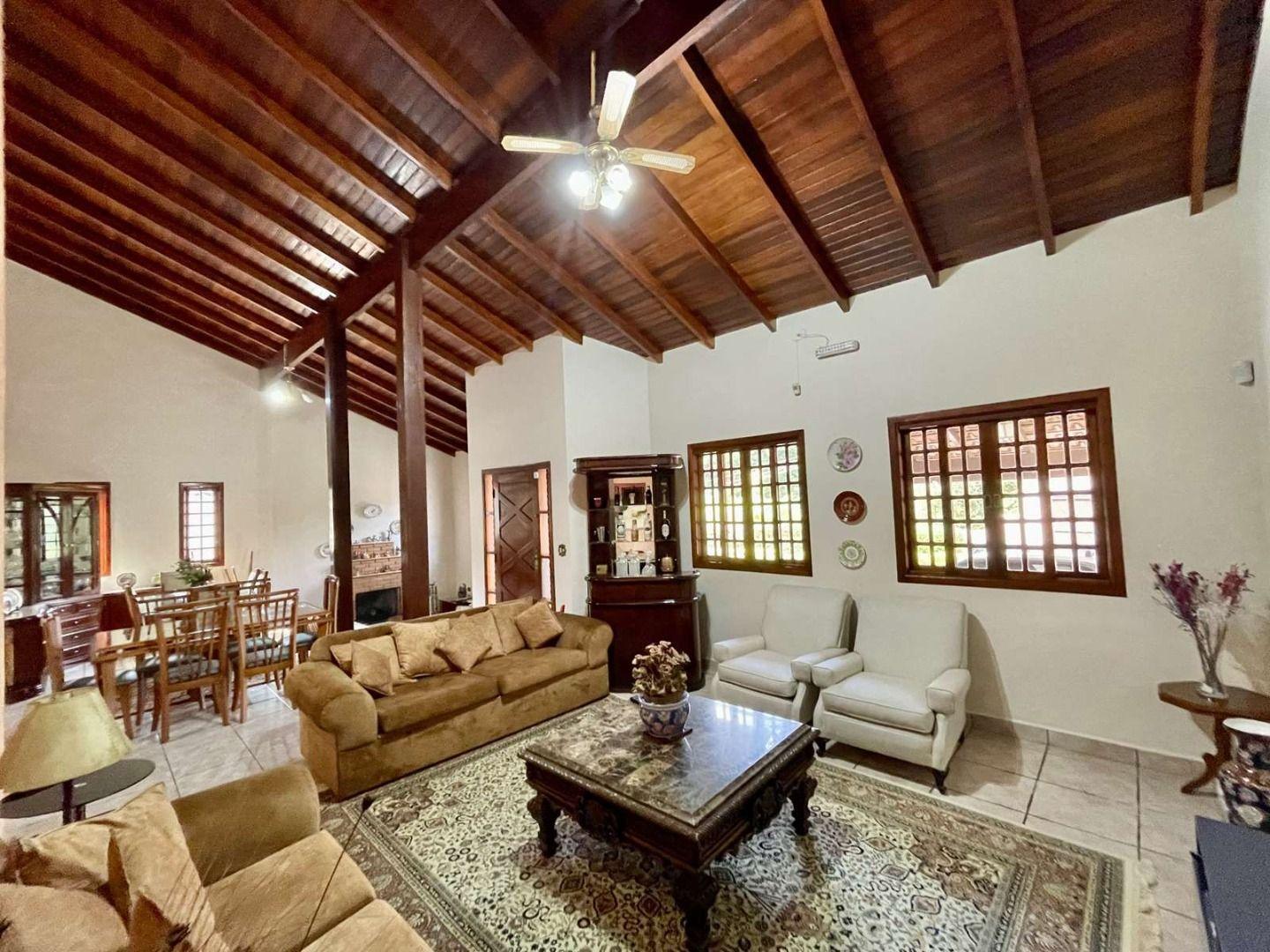 Casa para alugar com 3 quartos, 321m² - Foto 8