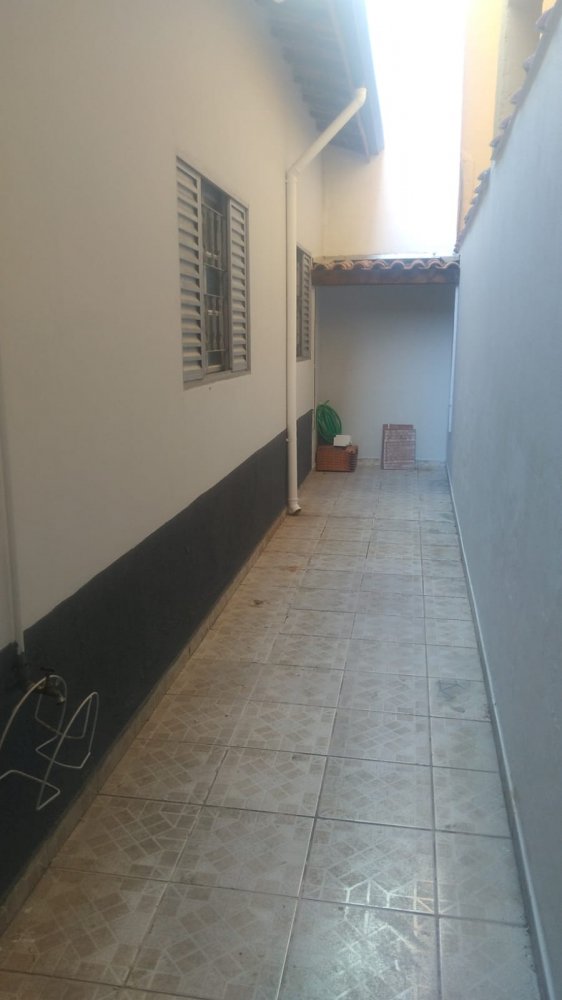 Casa à venda com 3 quartos, 123m² - Foto 2