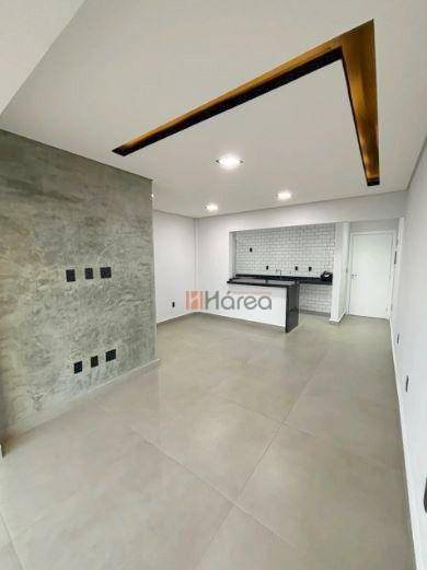Apartamento à venda com 2 quartos, 70m² - Foto 2