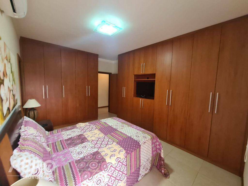 Casa de Condomínio à venda com 3 quartos, 300m² - Foto 2