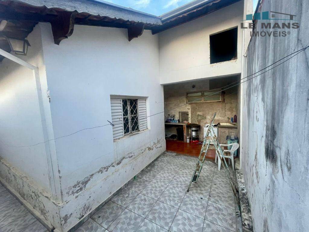 Casa à venda com 2 quartos, 90m² - Foto 5