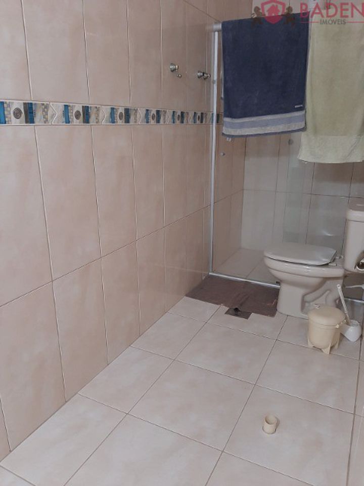 Casa à venda com 4 quartos, 200m² - Foto 9