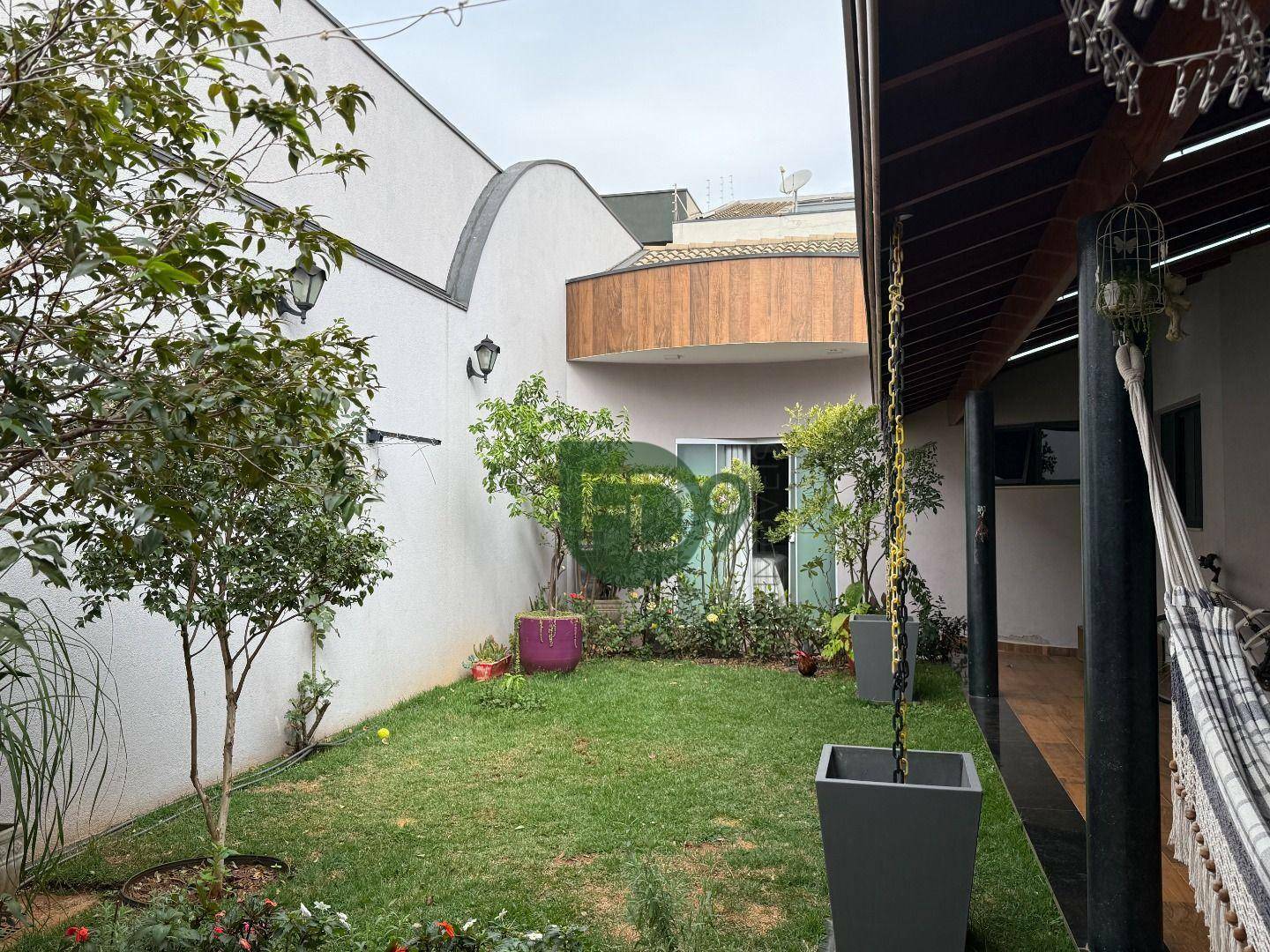 Casa à venda com 3 quartos, 225m² - Foto 8