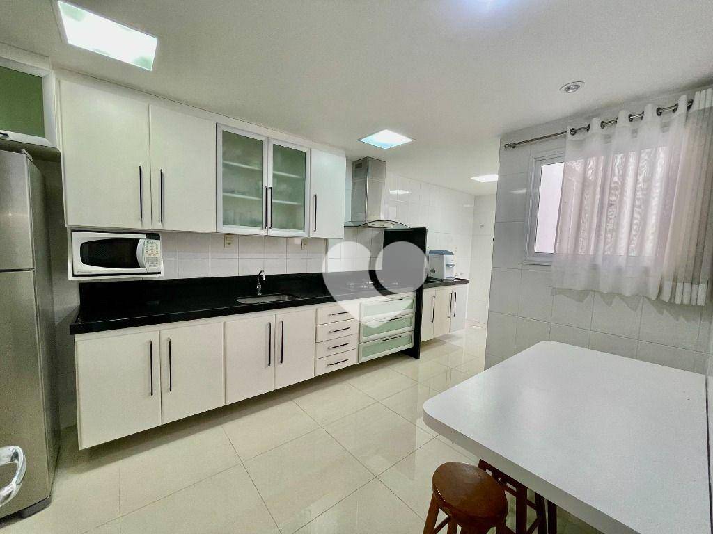 Cobertura para alugar com 4 quartos, 260m² - Foto 5