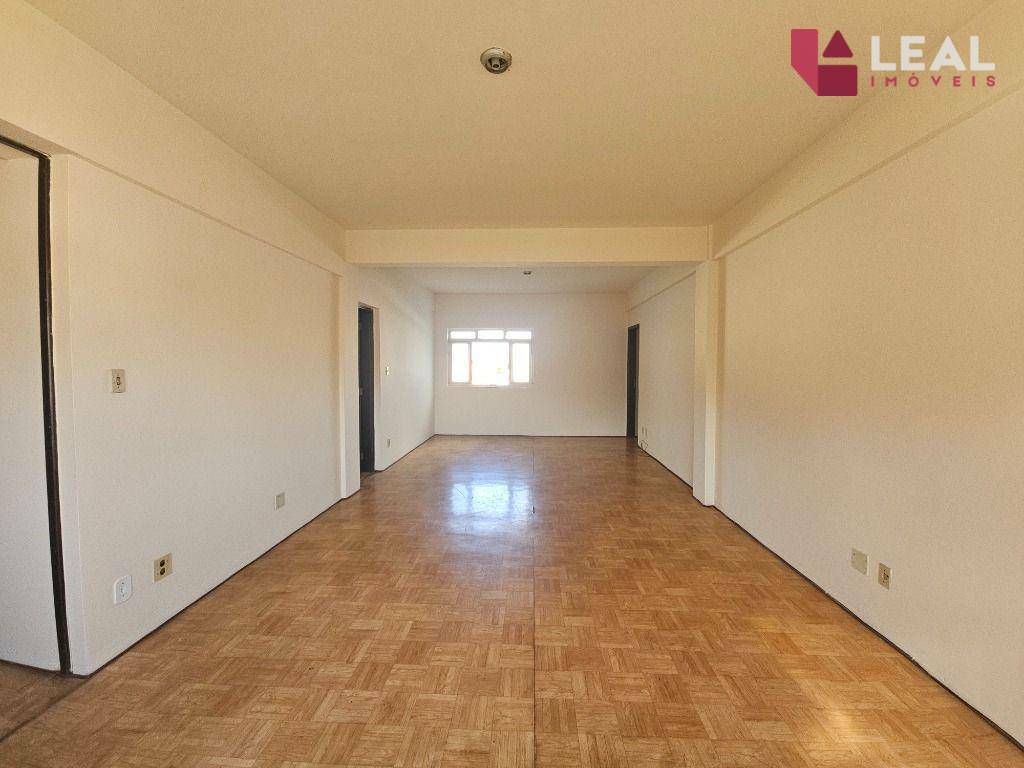 Apartamento para alugar com 3 quartos, 110m² - Foto 4