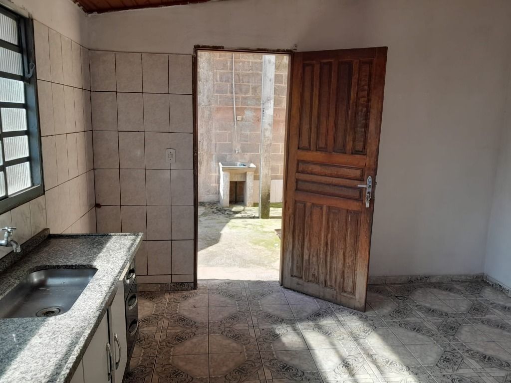 Casa à venda com 4 quartos, 150m² - Foto 17