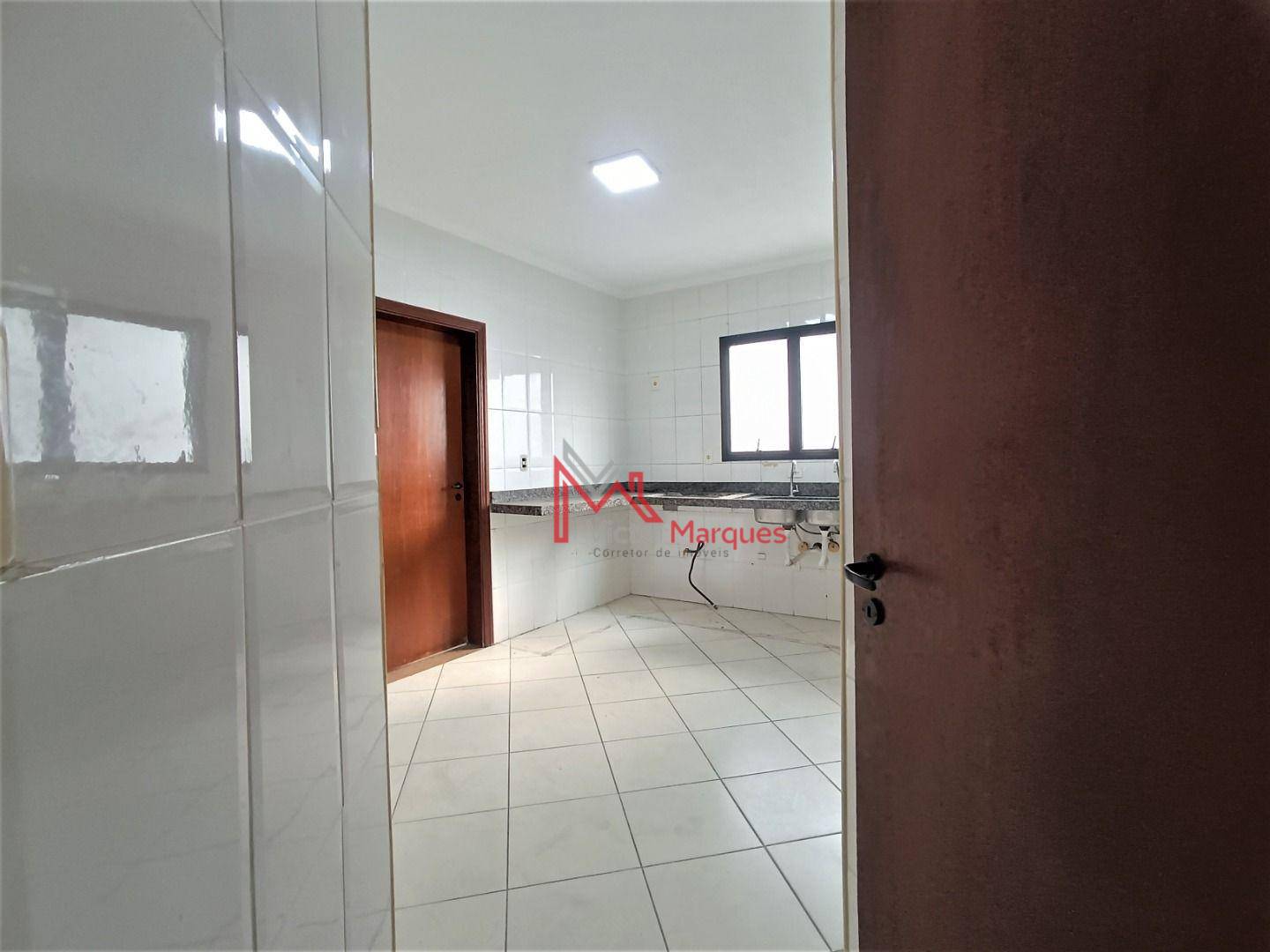 Apartamento para alugar com 3 quartos, 125m² - Foto 8