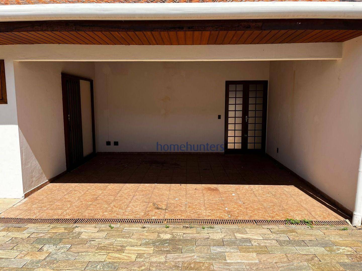 Casa para alugar com 5 quartos, 267m² - Foto 10