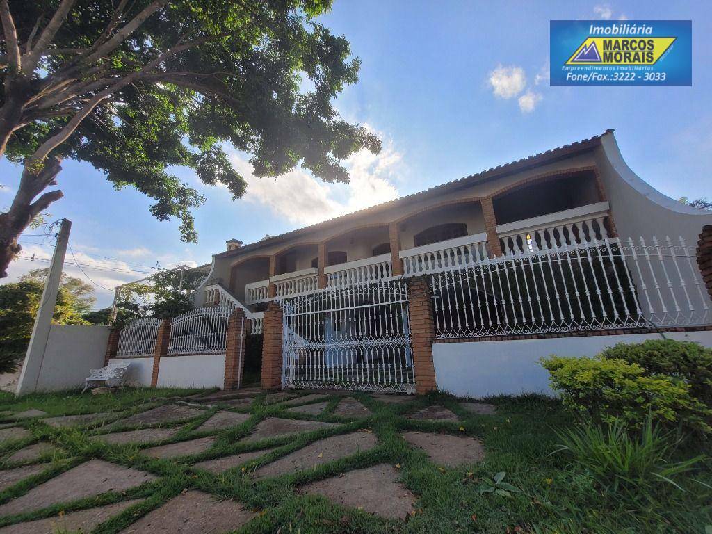 Casa de Condomínio à venda com 5 quartos, 376m² - Foto 1