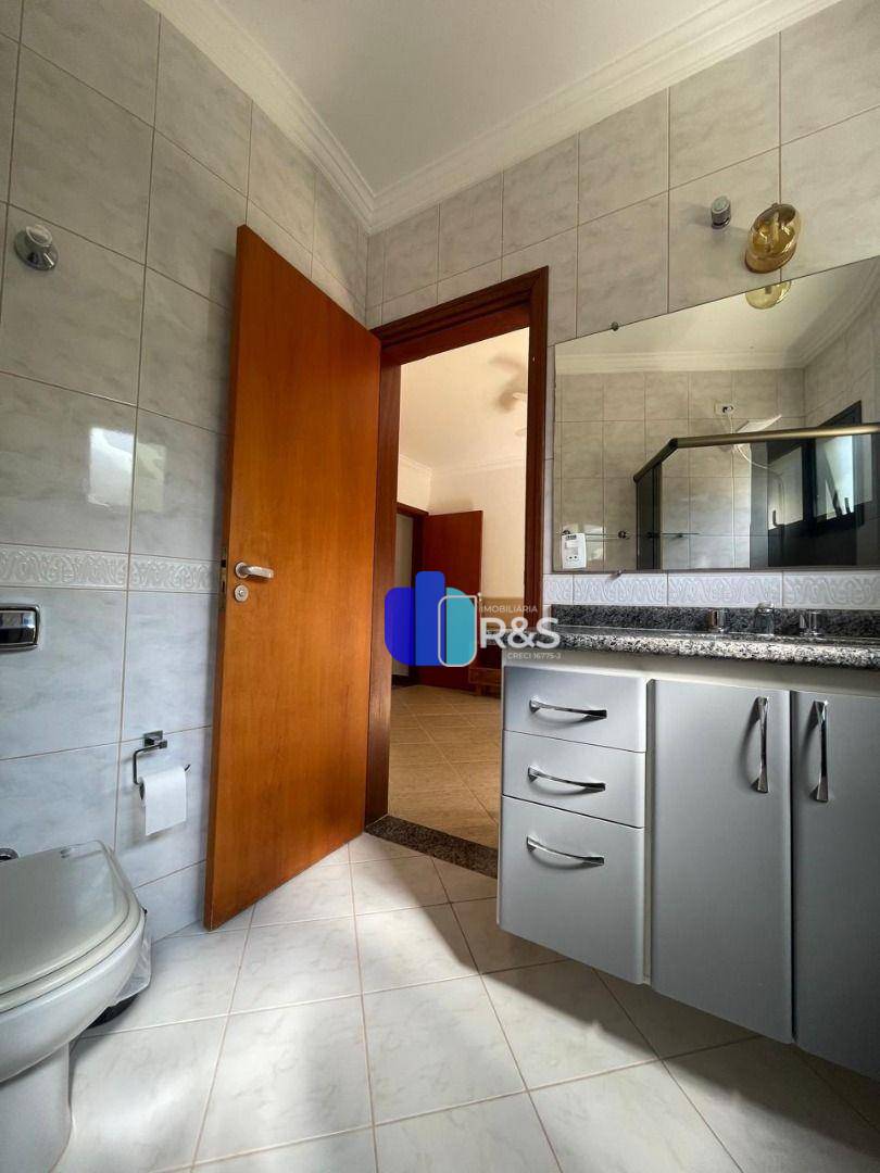 Casa de Condomínio para alugar com 4 quartos, 393m² - Foto 30