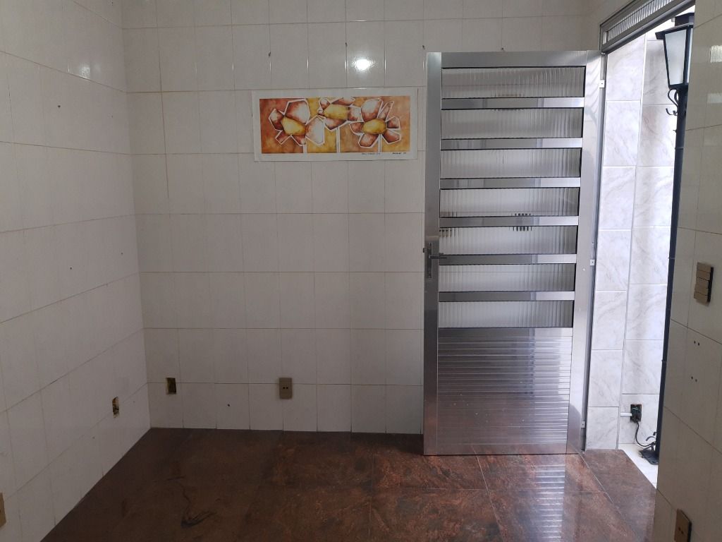 Sobrado à venda com 4 quartos, 250m² - Foto 51