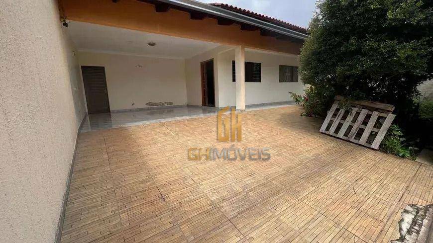 Casa à venda com 3 quartos, 260m² - Foto 2