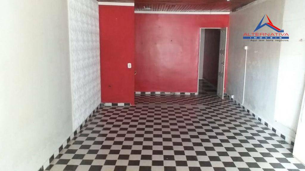 Casa à venda com 6 quartos, 300m² - Foto 2