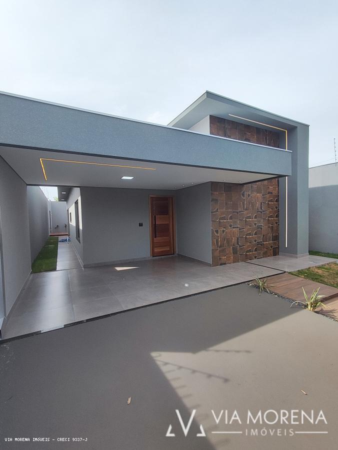 Casa à venda com 3 quartos, 250m² - Foto 1