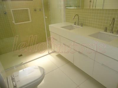 Apartamento para alugar com 4 quartos, 247m² - Foto 16